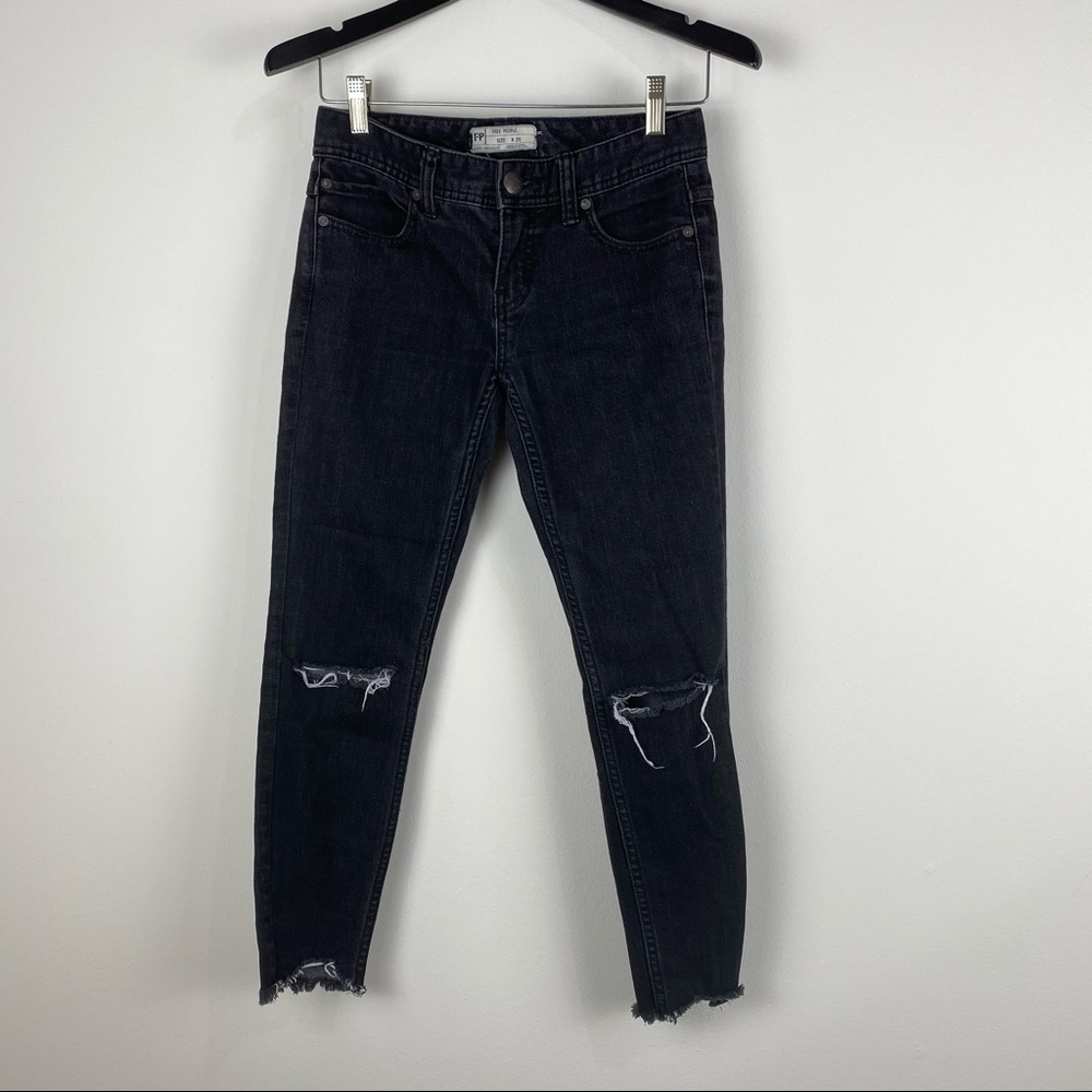 Free people black distress ankle skinny 25